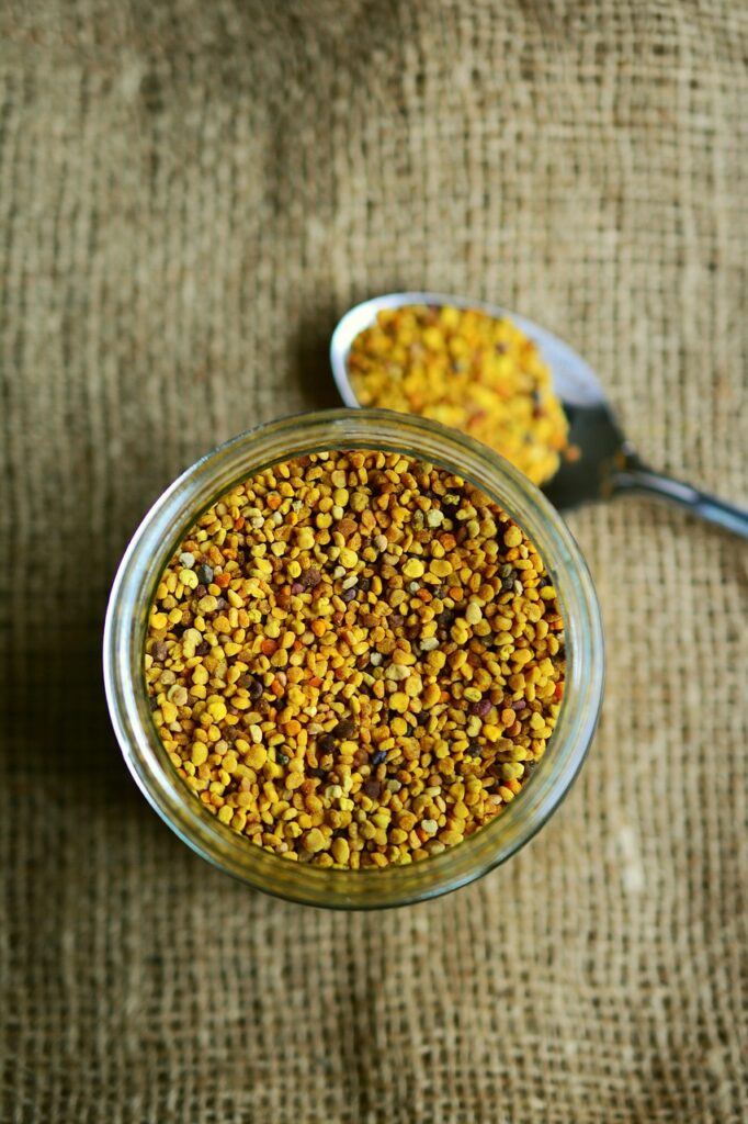 bee pollen 2549125 1280